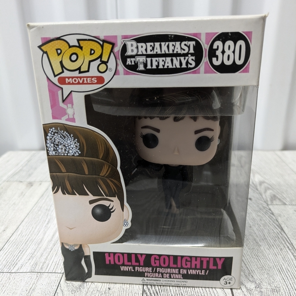 Funko Pop 380 Holly Golightly in Black and White Breakfast At Tiffany's - Picture 2 of 6